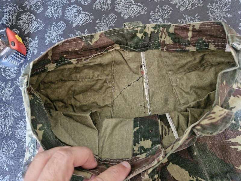 Portuguese Lizard Pattern camo trousers. 39 Cm Across waist.