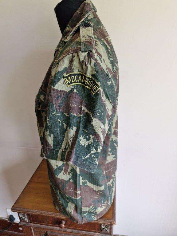 Mozambique Portuguese Lizard Pattern camo shirt. 45 Cm Armpit to Armpit.