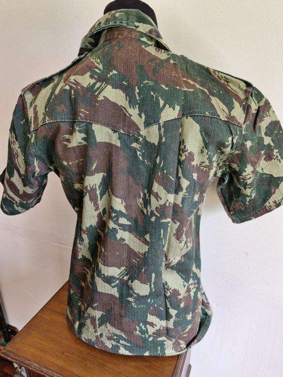 Mozambique Portuguese Lizard Pattern camo shirt. 45 Cm Armpit to Armpit.