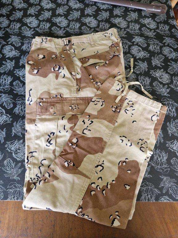 US Desert Storm Chocolate Chip camo trousers. 40 Cm across waist.