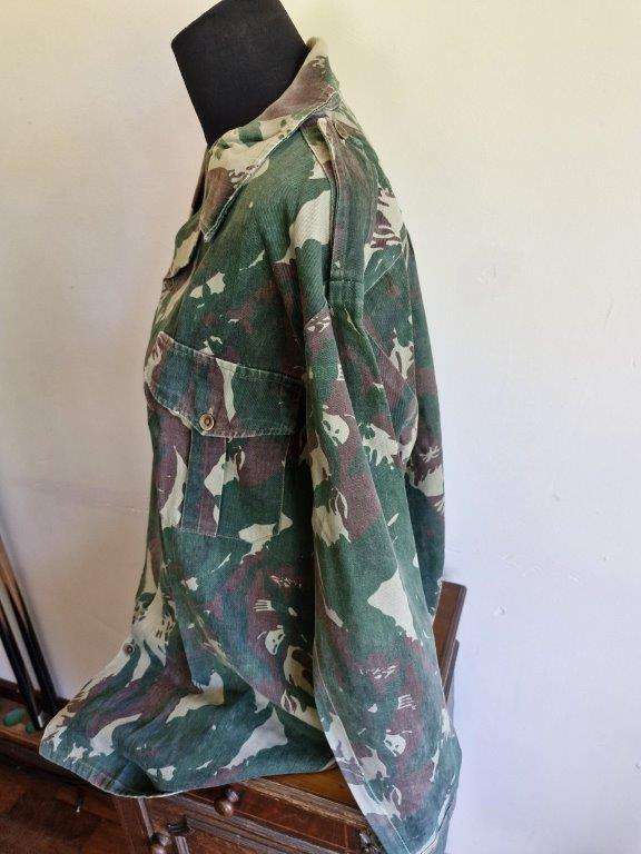 Zimbabwe Defence Force Camo shirt 1980-1990's. 60 Cm Armpit to Armpit.