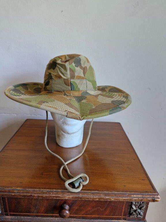 Australian DPCU Camo Boony/Bush Hat . 56 Cm
