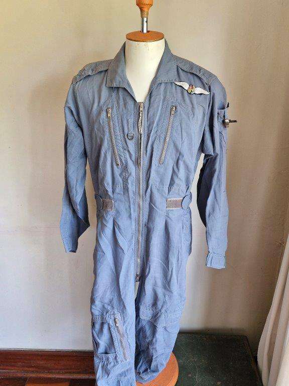 SAAF Lightweight Flight Suit MK7. 52 Cm Armpit to Armpit. Main zip stripped and stitching issues.