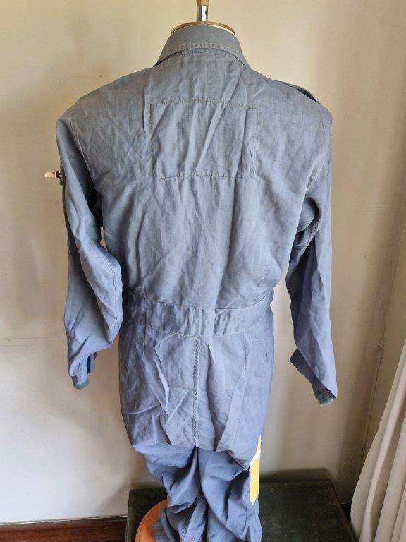 SAAF Lightweight Flight Suit MK7. 52 Cm Armpit to Armpit. Main zip stripped and stitching issues.
