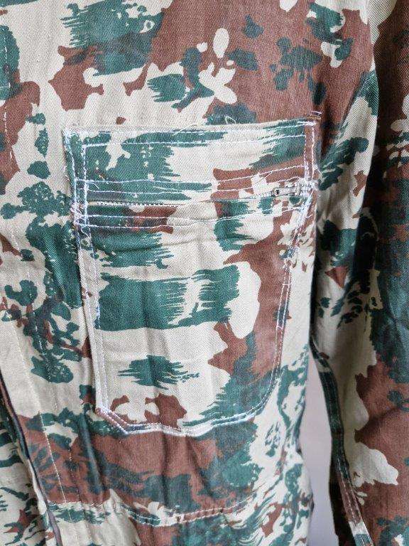 SAP 1st pattern Star Burst Cammo overall. Pockets looks to have been re-stitched. Cm Armpits