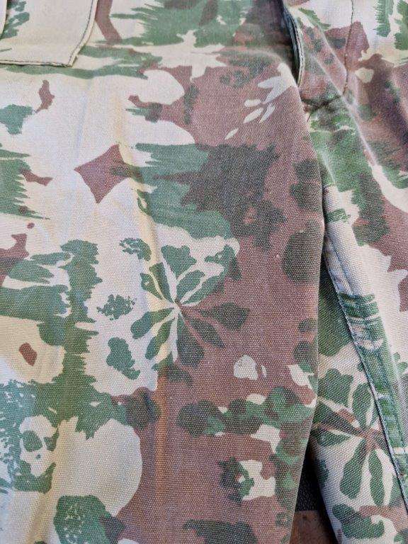 SAP 1st pattern Cammo trousers. 42 Cm Across waist. Missing some buttons.
