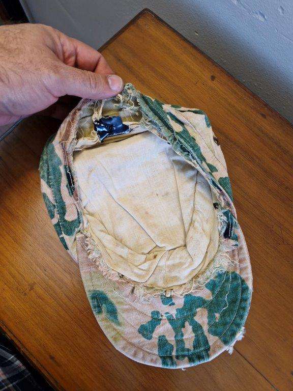 Unknown Camo cap, wellworn. 55 Cm. Hunter Group?