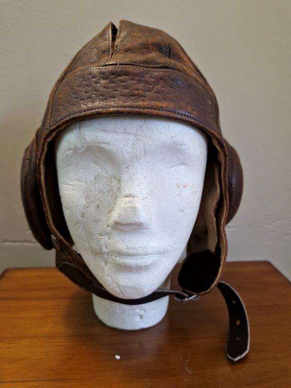 WWII RAF type B flying helmet, Battle of Britain. Age related wear, replaced chinstrap