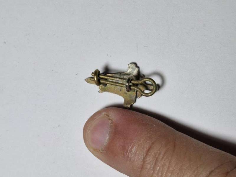 Rhodesian Guard Force Mess Dress collar badge.