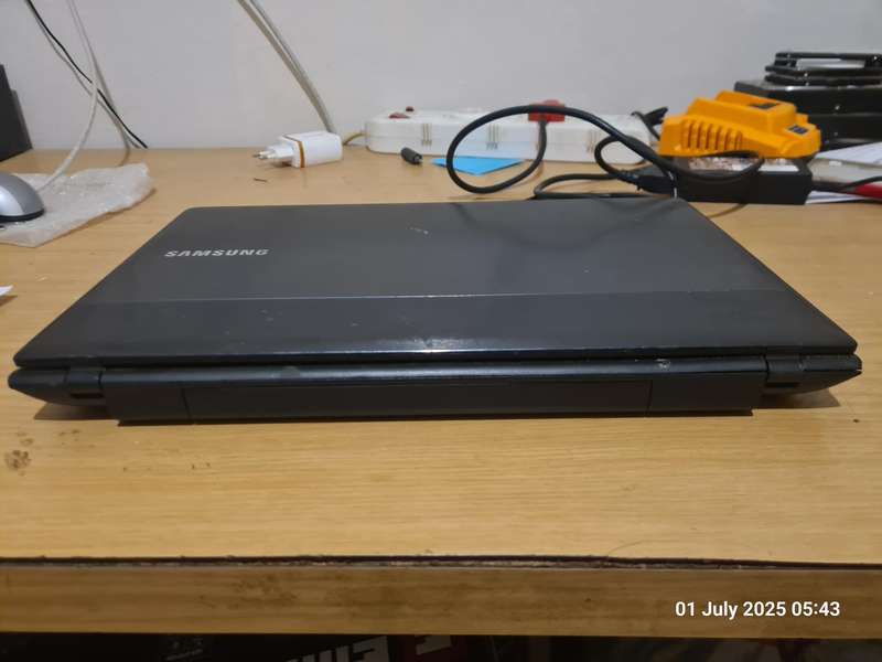 samsung np300e5c
