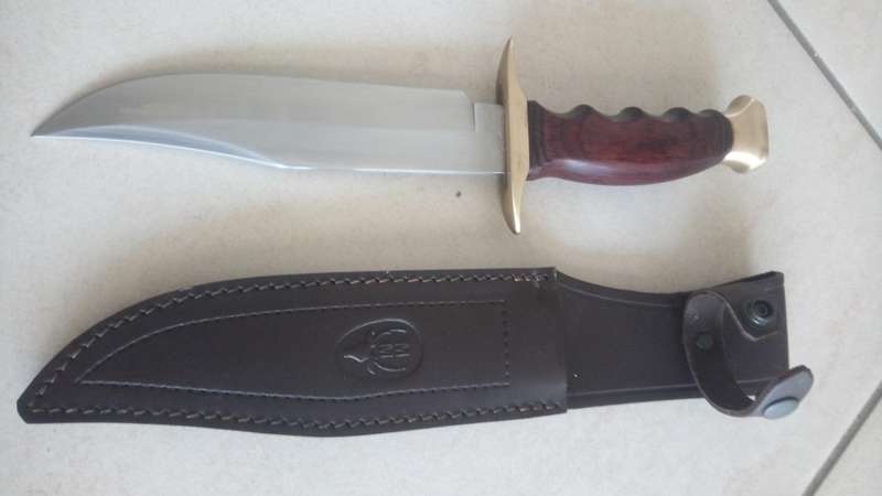 Muela Bowie knife