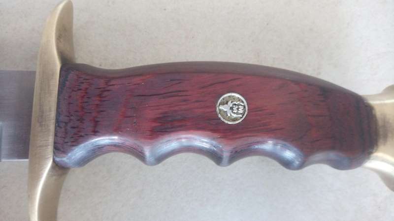 Muela Bowie knife