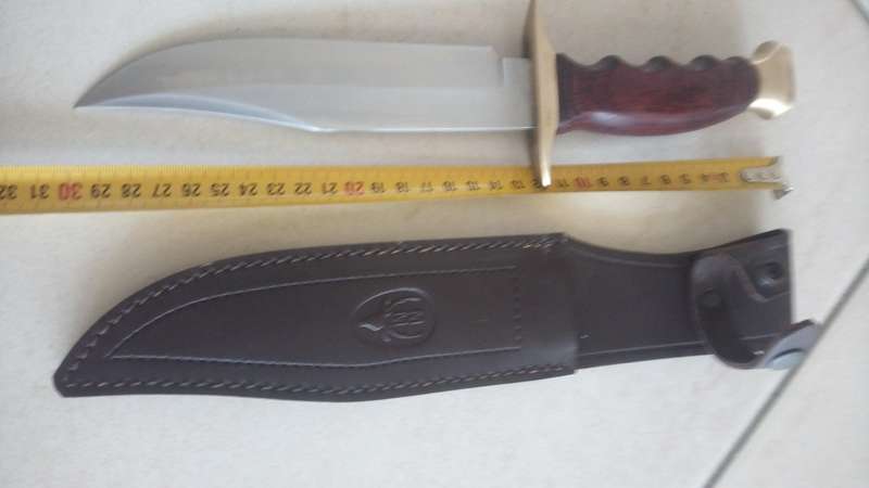 Muela Bowie knife
