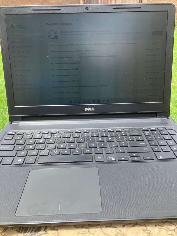 Dell Vostro 15 3568 i3