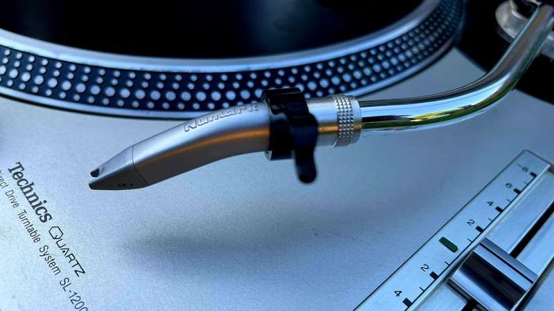 Technics SL1200 Turntable