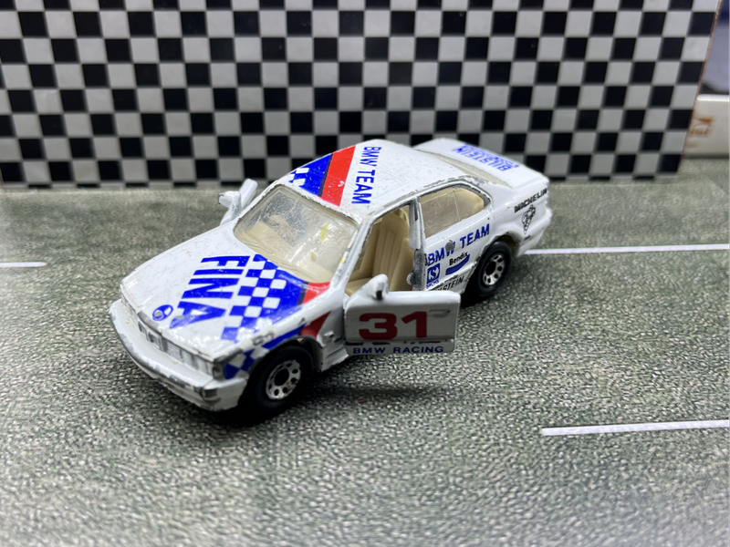 vintage Matchbox BMW 5 Series 1989
