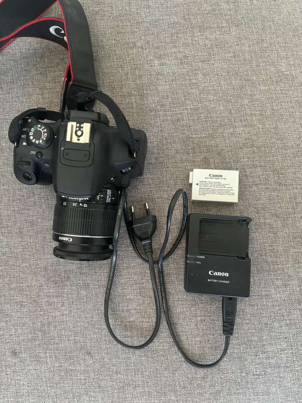 Canon EOS 700D + EF-S 18-55mm 3.5-5.6 kit lense + accesories