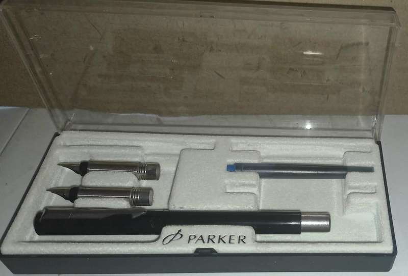Parker Pen with Three Interchangeable Nips for Calligraphy See Photos