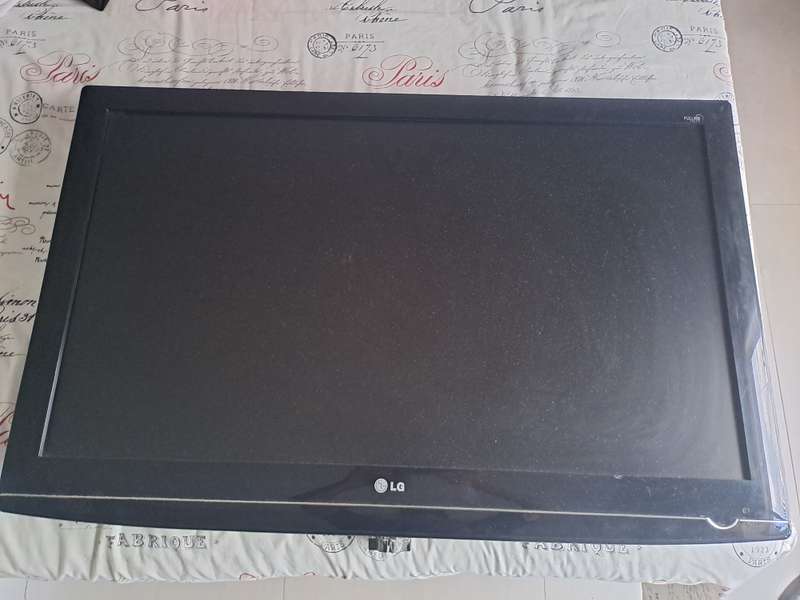 LG 42" 1080p Flat Panel LCD HDTV