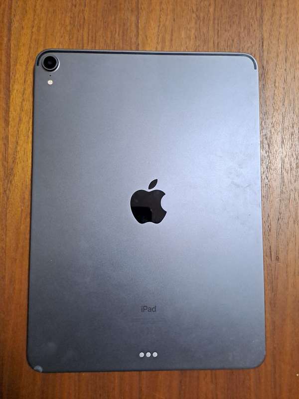 iPad Pro - 11 inch Wifi *PLEASE READ*