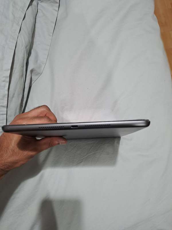 iPad 9th Gen 64gb Wifi *PLEASE READ*