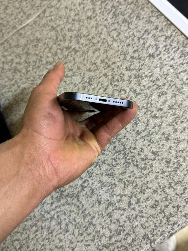 iPhone 12- 64gb