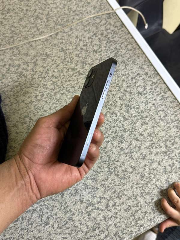 iPhone 12- 64gb