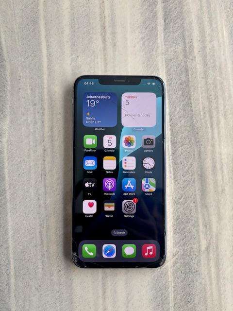 iPhone XS Max 256GB Cracked