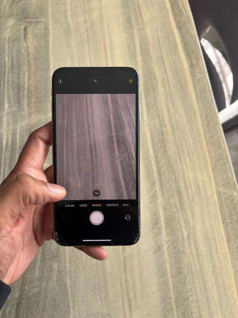 iPhone XS Max 256GB Cracked