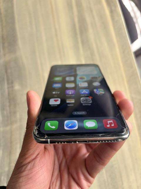iPhone XS Max 256GB Cracked