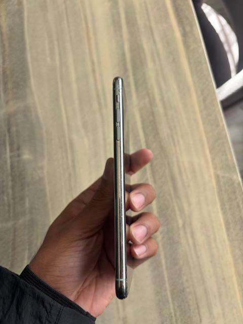 iPhone XS Max 256GB Cracked