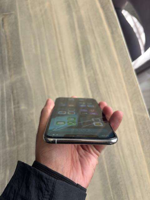 iPhone XS Max 256GB Cracked