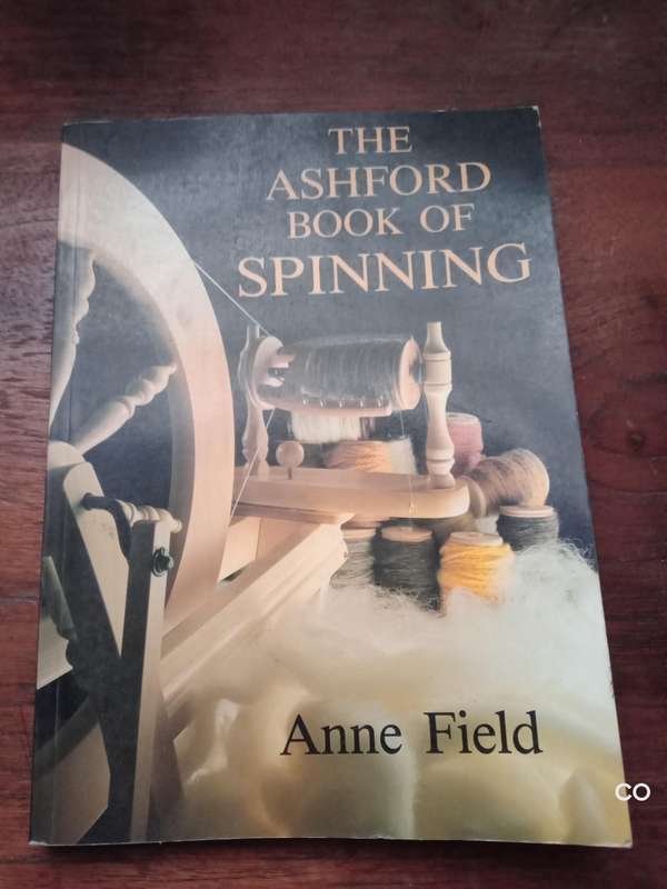 The Ashford book of spinning - Anne Field