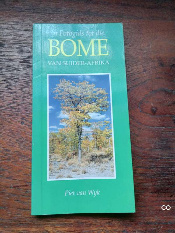 n Fotogids tot die Bome van Suider-Afrika - Piet van Wyk