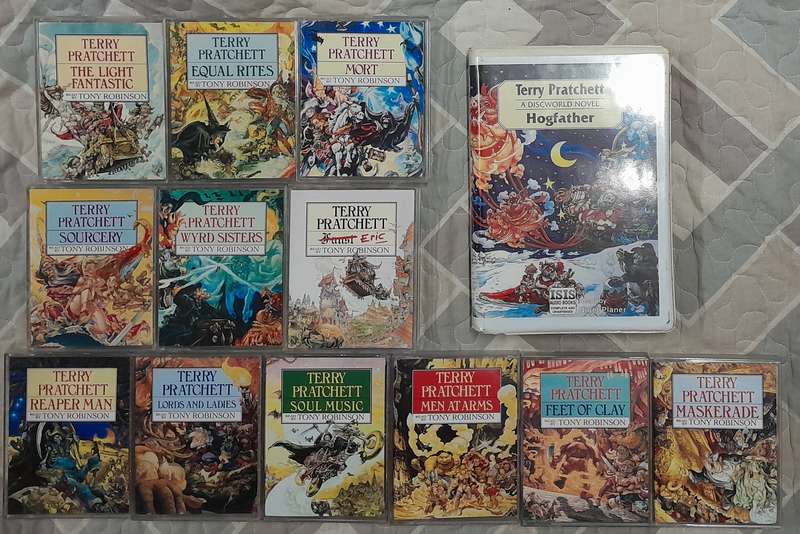 Terry Pratchett - set of 13 Discworld novels as audio books (2 tapes per book for 12 and 8 for 1)