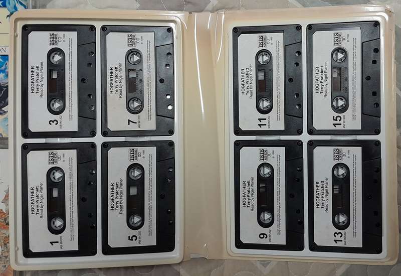 Terry Pratchett - set of 13 Discworld novels as audio books (2 tapes per book for 12 and 8 for 1)
