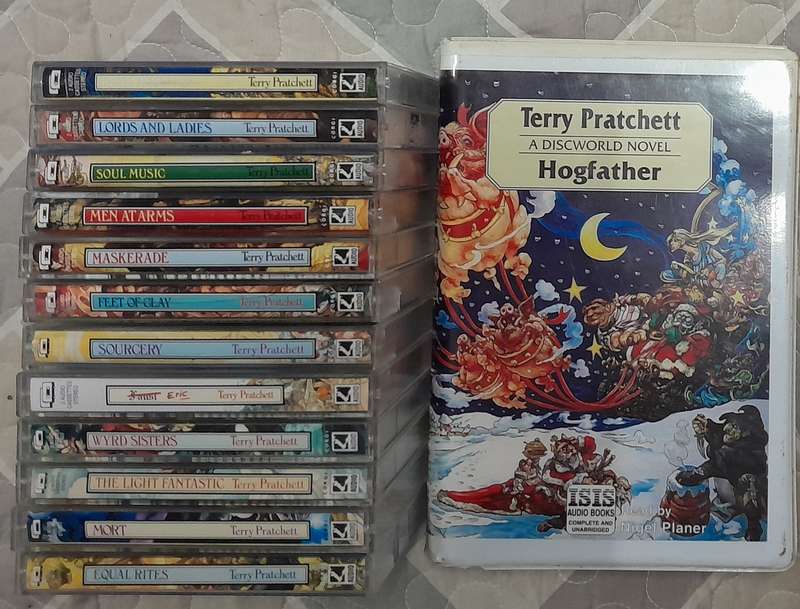Terry Pratchett - set of 13 Discworld novels as audio books (2 tapes per book for 12 and 8 for 1)