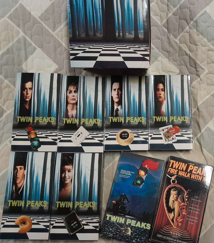 Twin Peaks - Series 1 & 2 VHS Box Set PLUS Pilot and Fire Walk With Me VHS bundle (USA NTSC format)