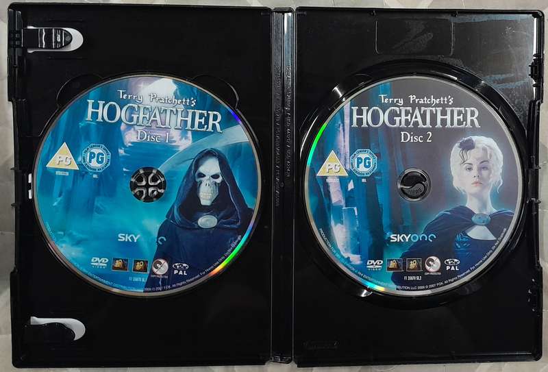 Discworld - Hogfather DVD + 1999 Day-to-Day Calendar (Terry Pratchett, Paul Kidby, Stephen Briggs)
