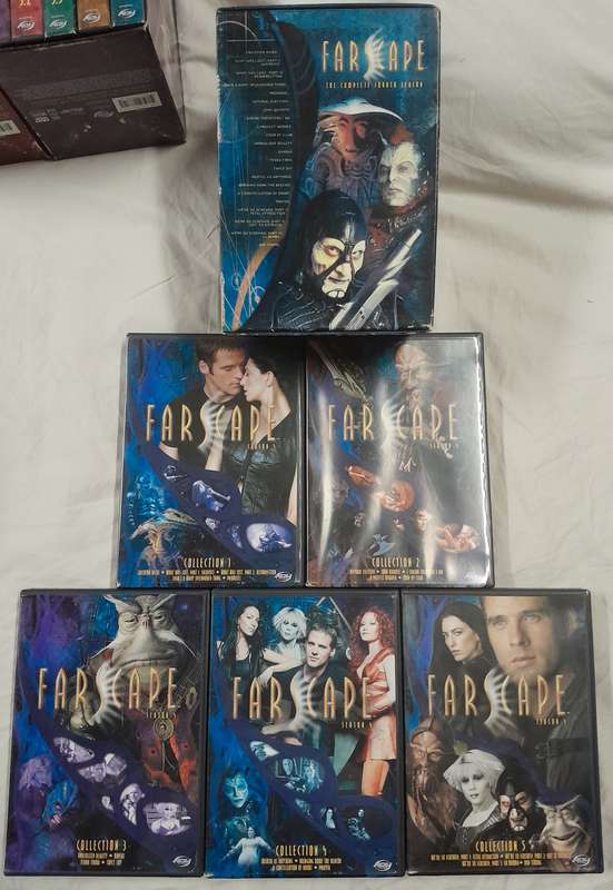 Farscape - Complete Series (seasons 1 to 4 and PeaceKeeper Wars Finale)