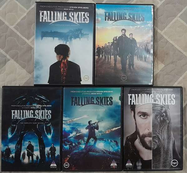 Falling Skies - Complete Series, seasons 1 to 5 DVD set