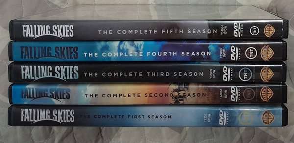 Falling Skies - Complete Series, seasons 1 to 5 DVD set