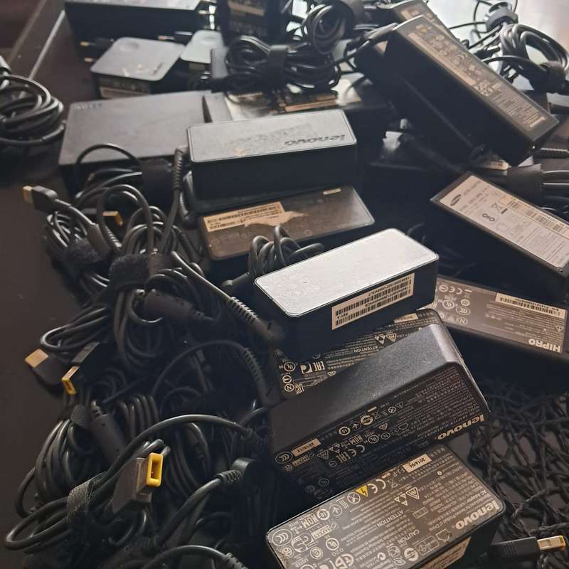 Lot of Original Laptop/Notebook Chargers