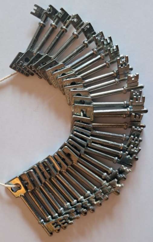 Lot of new door lock keys (Nxxx range)