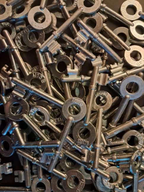 Large lot of 82 new door lock keys (MxxB range)