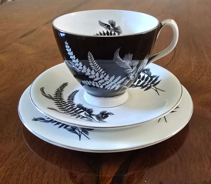 Royal Albert - Night & Day tea set