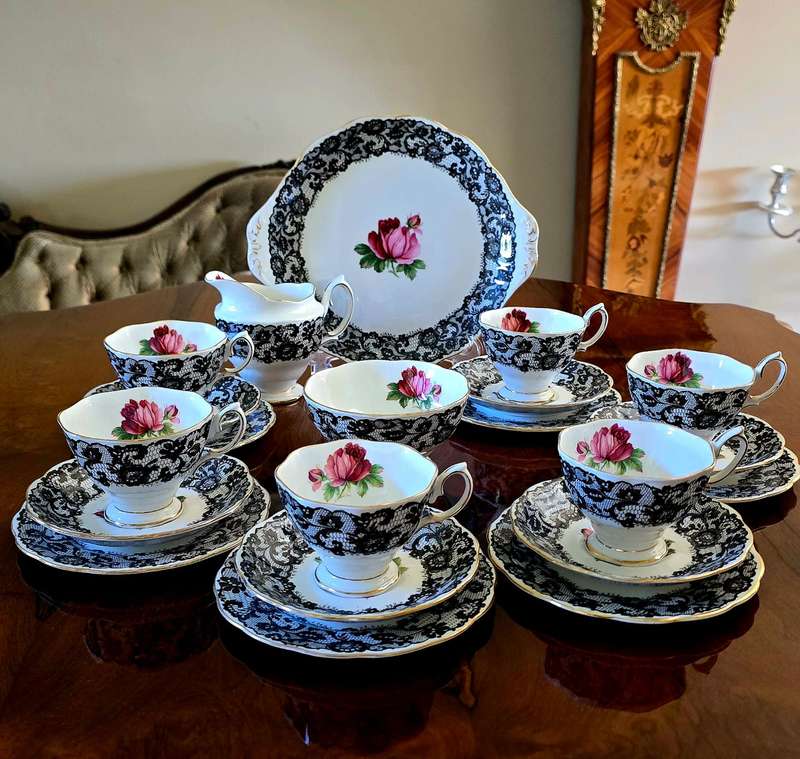 Royal Albert - Senorita