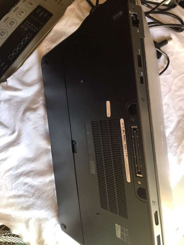 Dell Inspiron 15 3000 (6th Gen Intel Core i3-6006U)