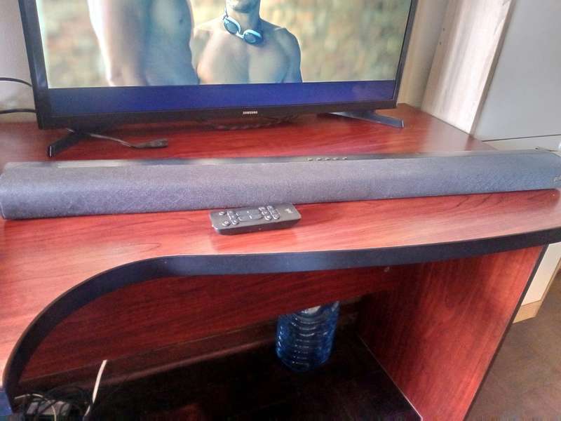 POLK SOLO SOUND BAR