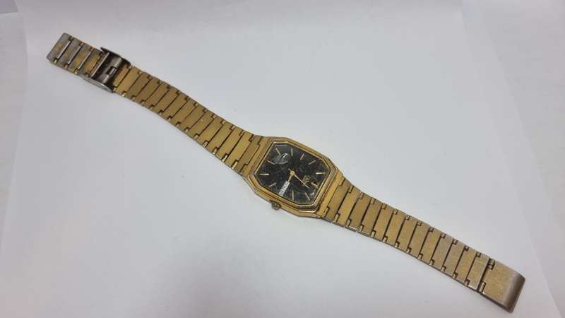 Pulsar tank watch black dial (for parts/repair)